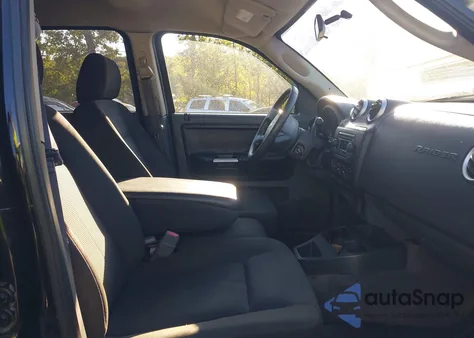 2007 Mitsubishi Raider Ls z USA, uszkodzony, nr VIN 1Z7HC28K07S265922